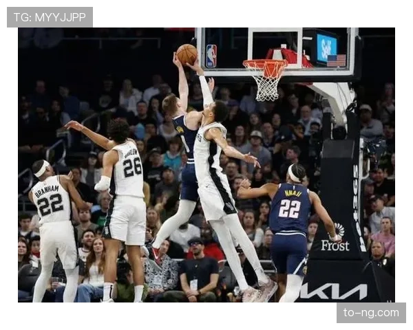 封盖犯规判定标准是什么？如何区分合法防守与犯规？